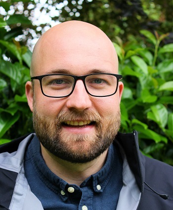 Herr Daniel Karstens