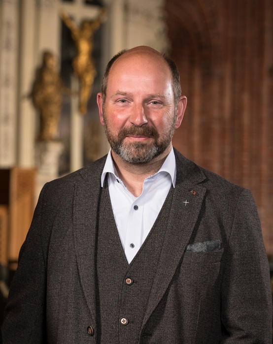 Herr Dr. Andreas Crystall