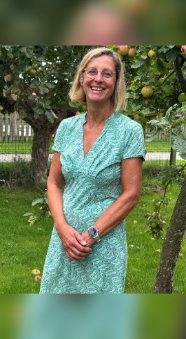 Frau Sabine Mau